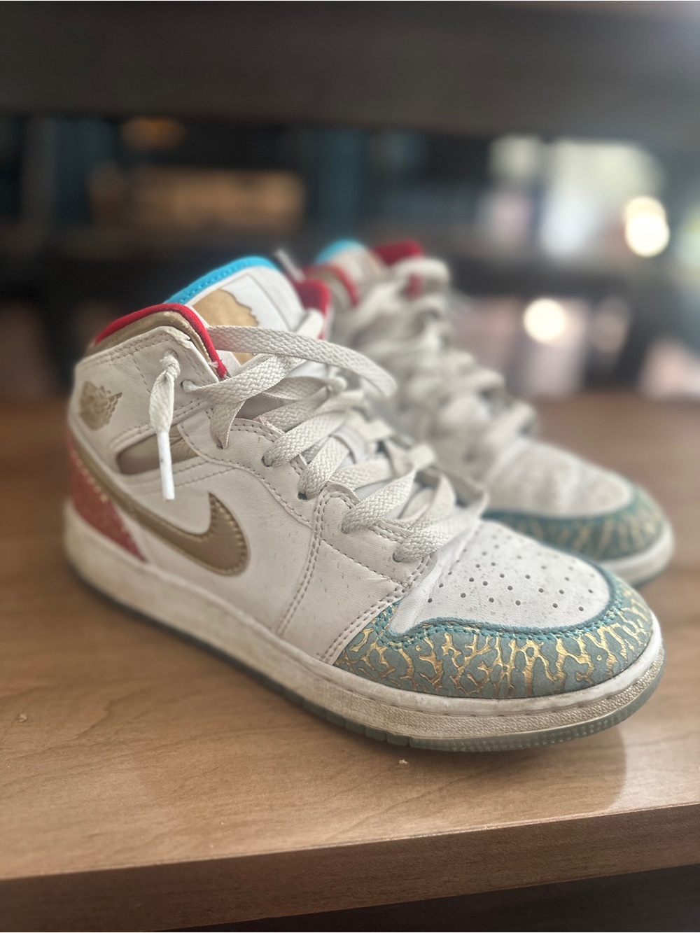 Jordan 1 Mid
Sneaker School NC to Chicago (GS)